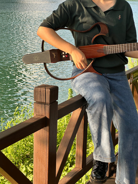 Mogabi Travel Guitar 200 Mic Preamp Package